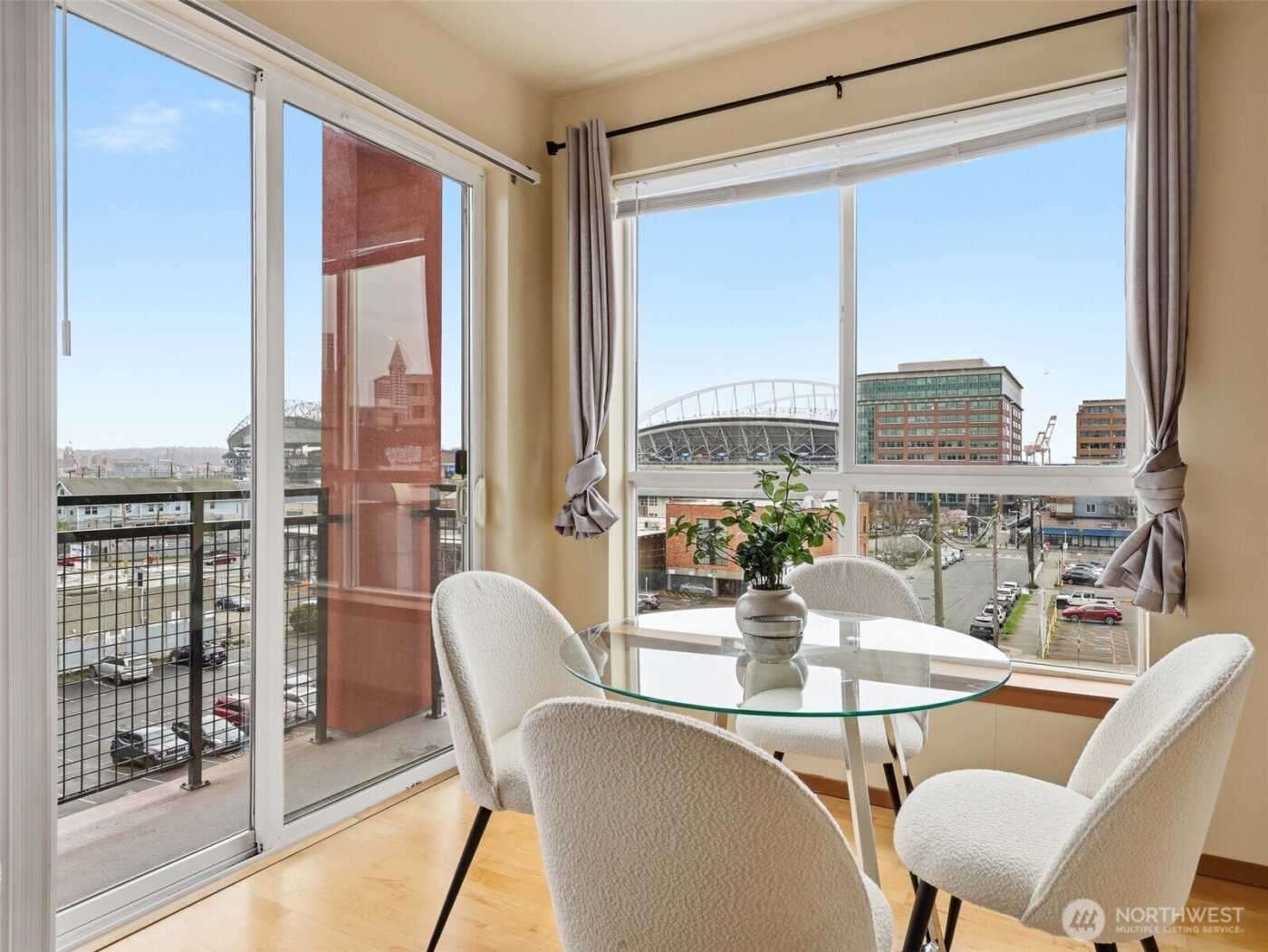 668 S Lane Street #404, Seattle, WA 98104