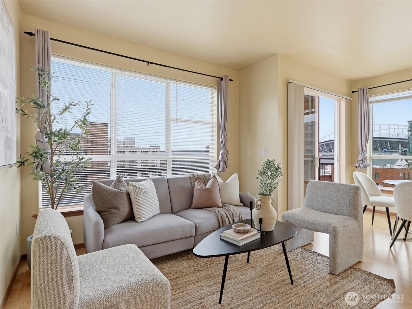 668 S Lane Street #404, Seattle, WA 98104