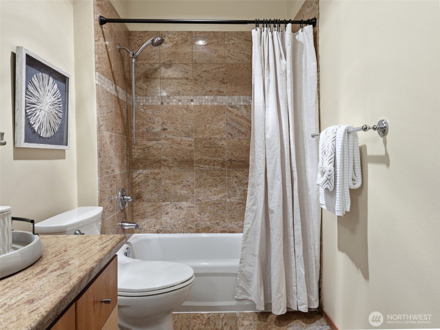 668 S Lane Street #404, Seattle, WA 98104