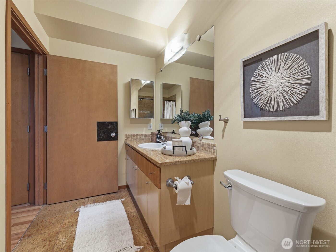 668 S Lane Street #404, Seattle, WA 98104