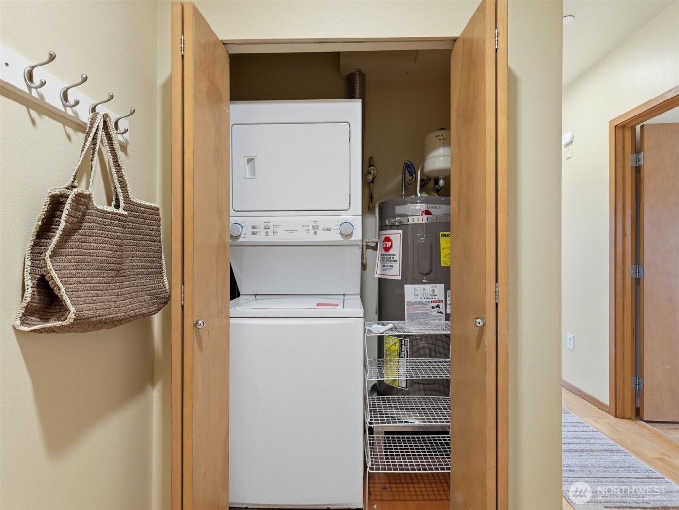 668 S Lane Street #404, Seattle, WA 98104