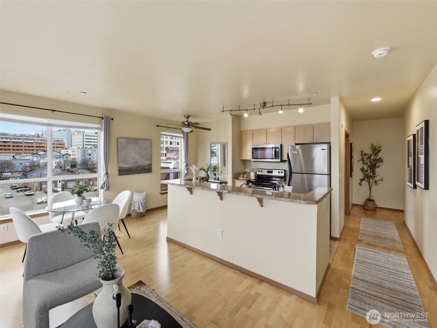 668 S Lane Street #404, Seattle, WA 98104