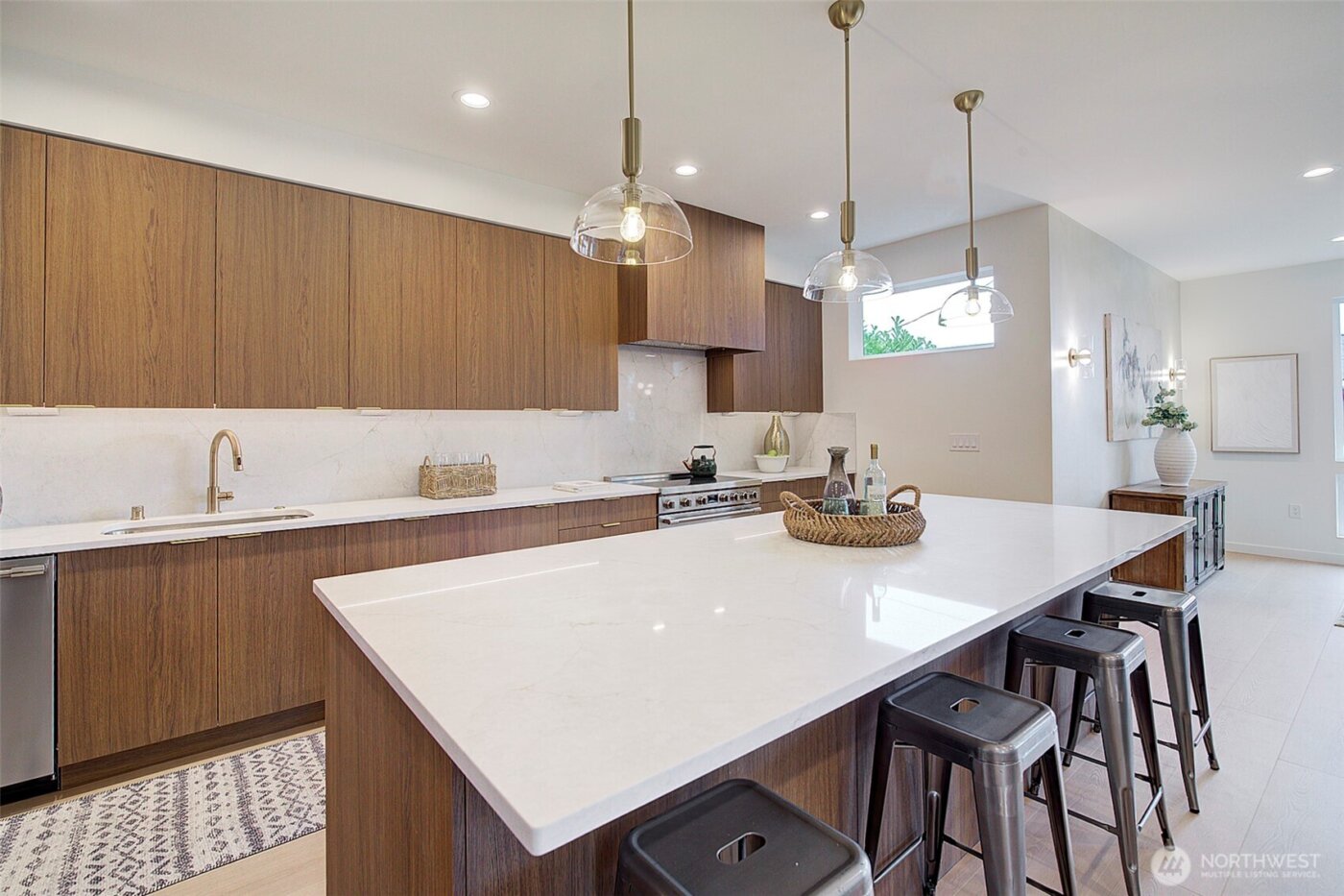 7341 California Avenue SW, Seattle, WA 98136