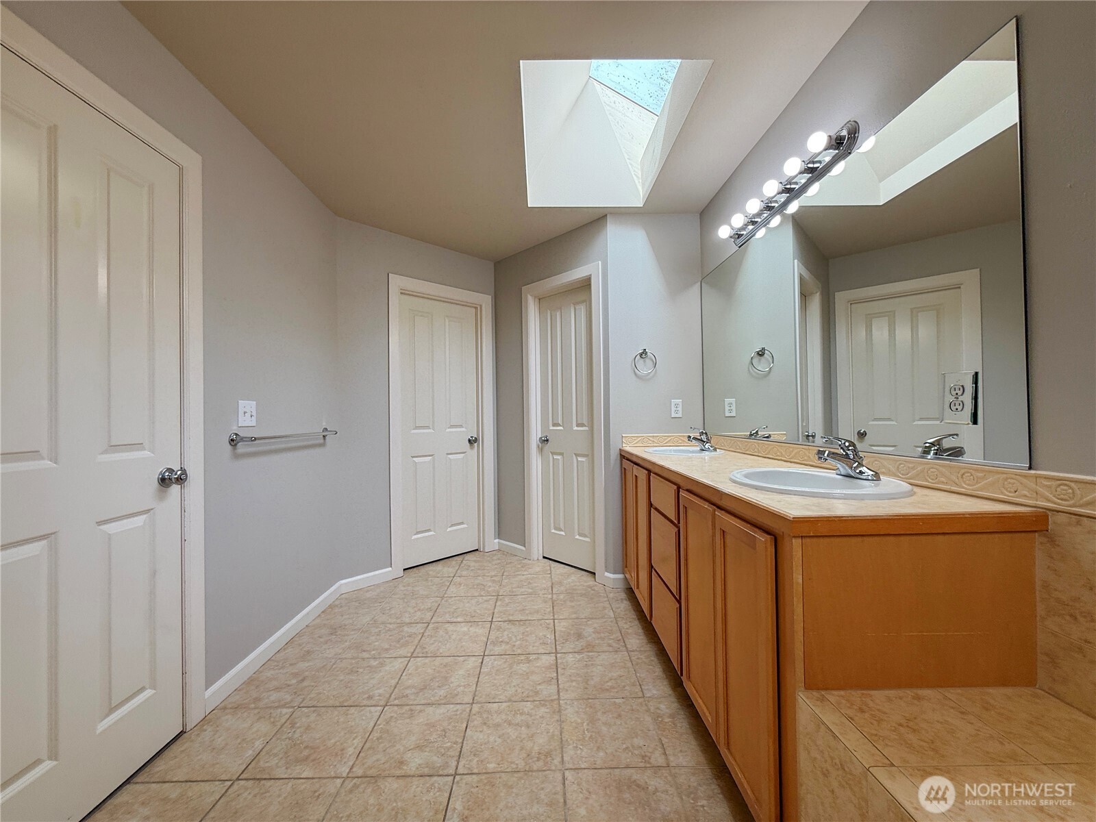 8412 NW Jeatran Place , Silverdale, WA 98383