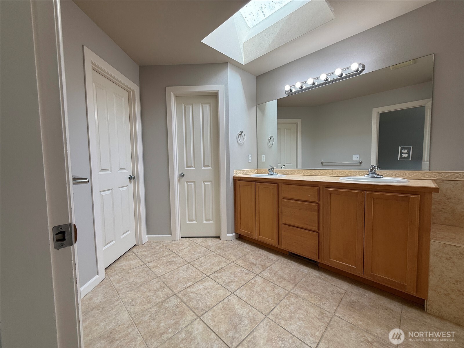 8412 NW Jeatran Place , Silverdale, WA 98383