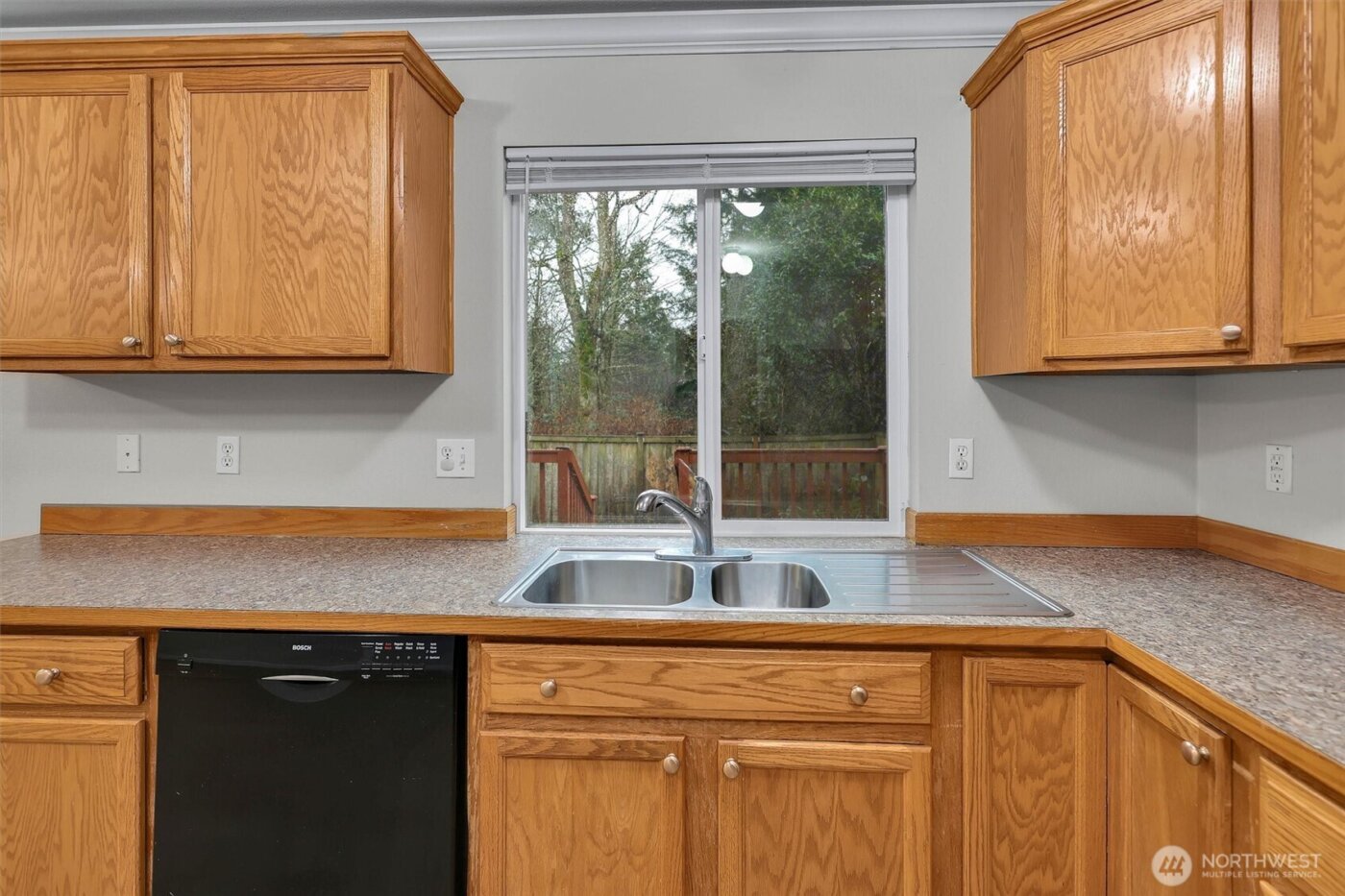 831 SW 364th Place , Federal Way, WA 98023