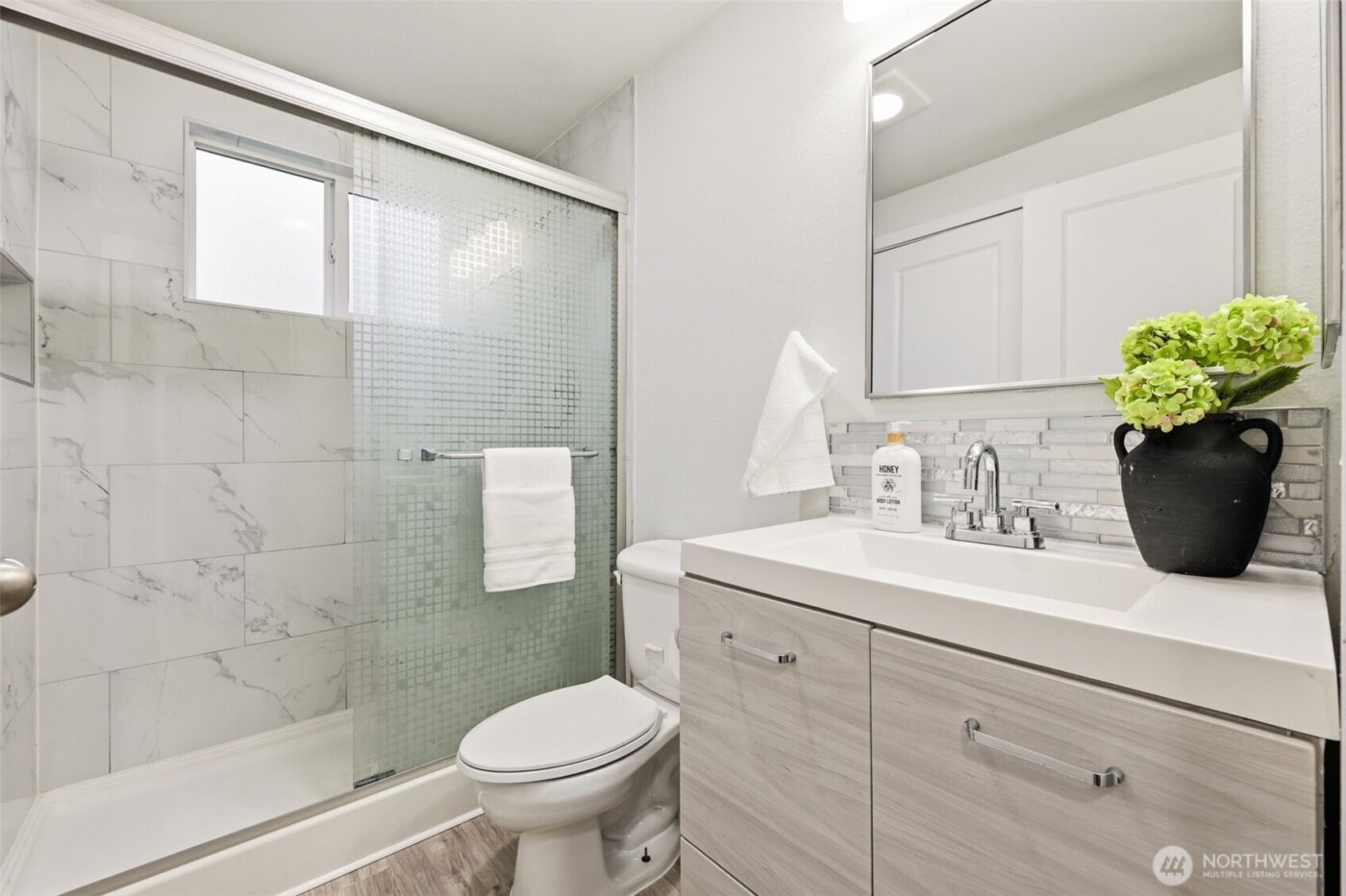 14222 NE 181st Place #N101, Woodinville, WA 98072