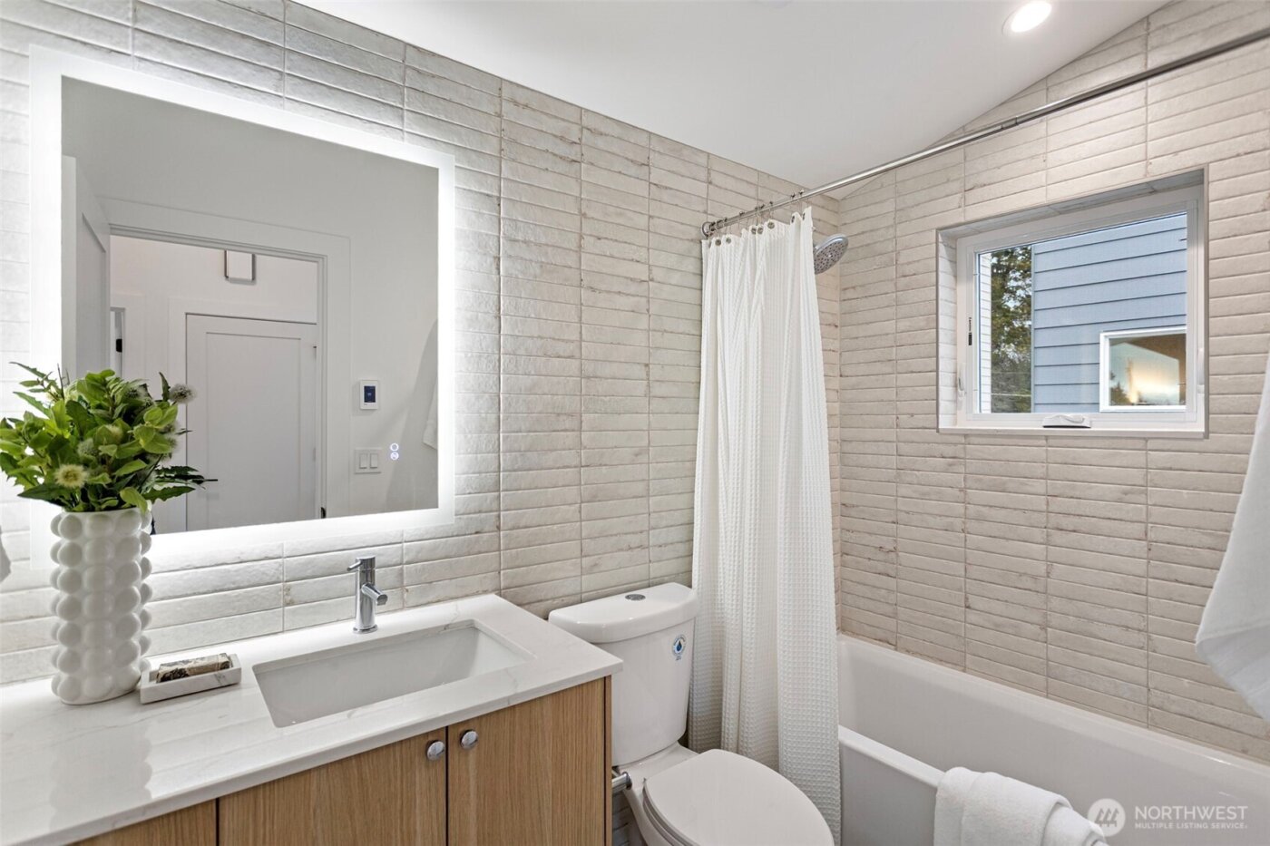 2510 NW 80th Street , Seattle, WA 98117