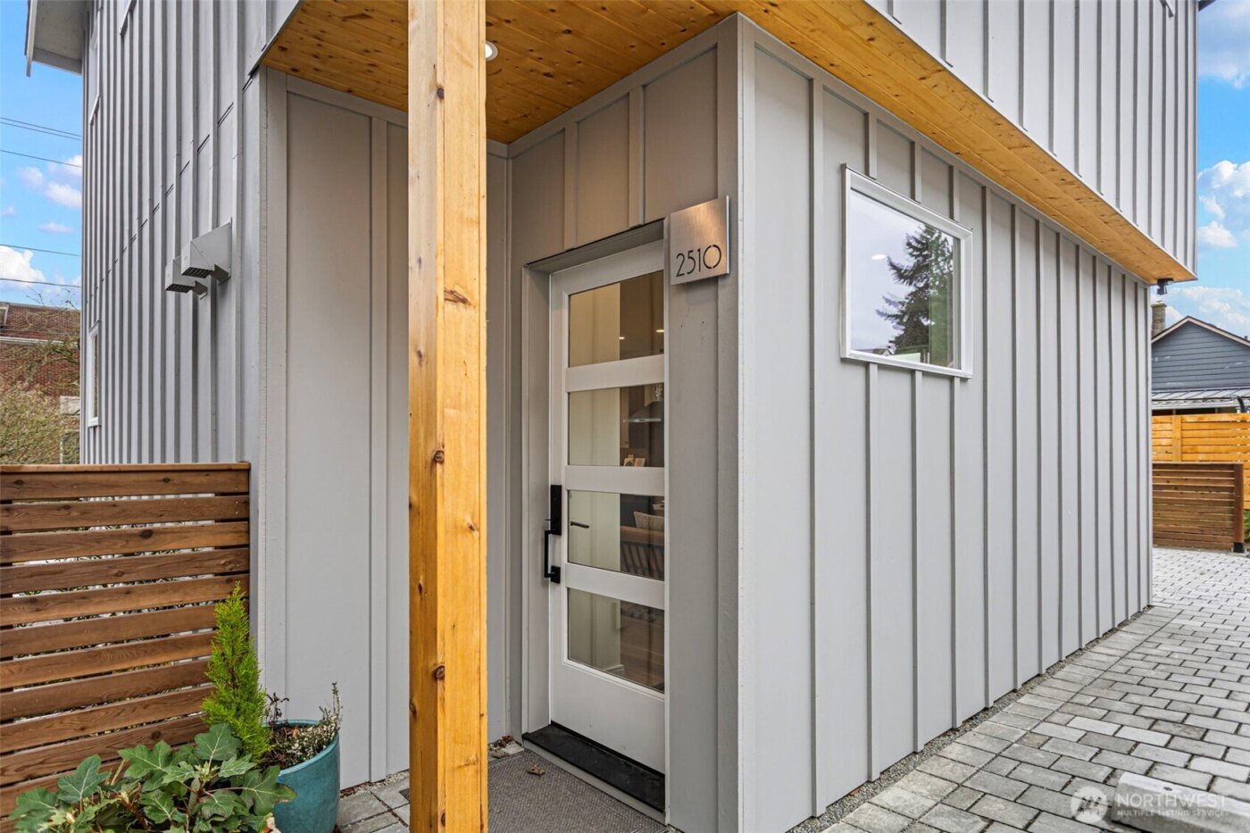 2510 NW 80th Street , Seattle, WA 98117