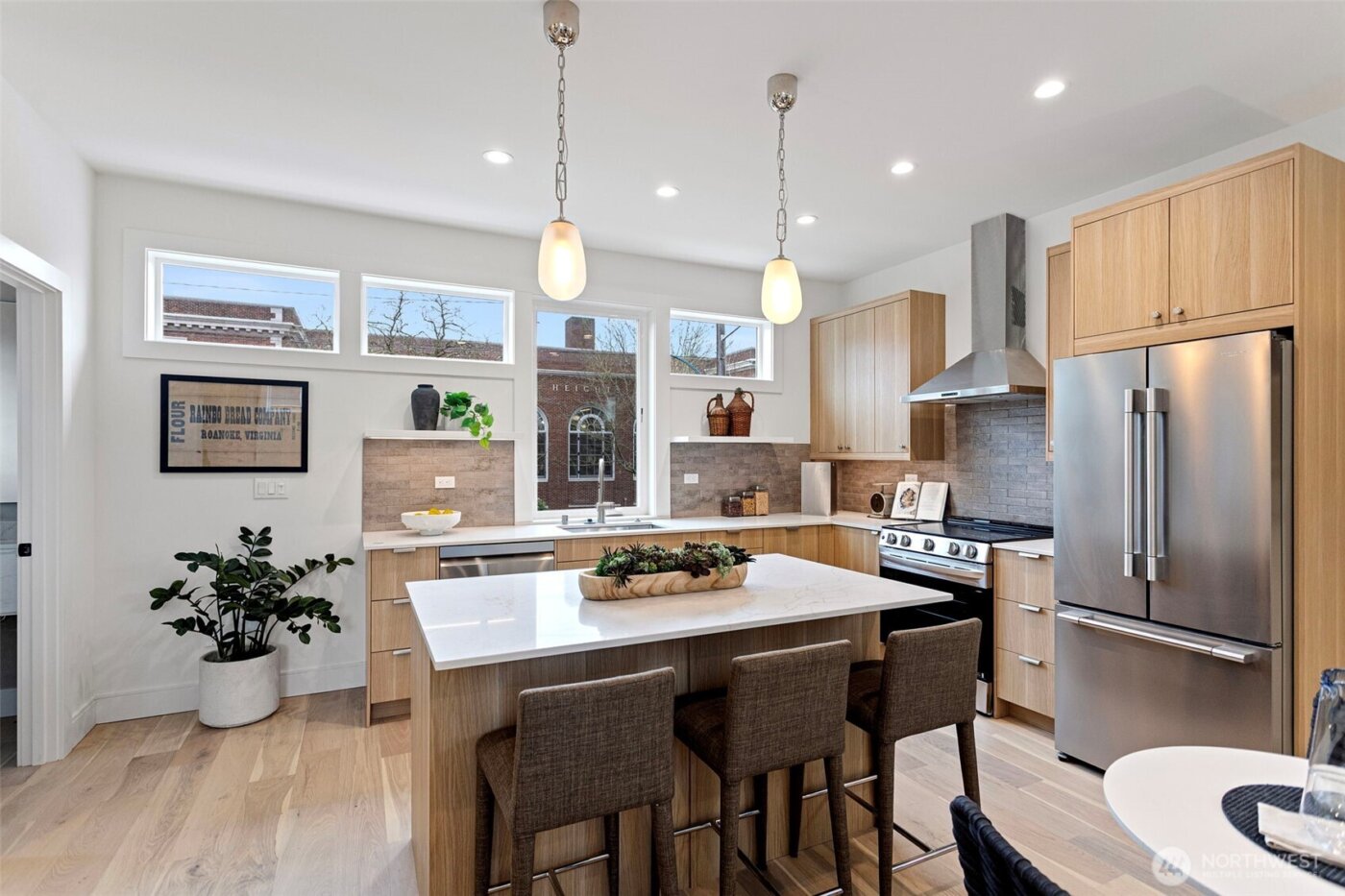 2510 NW 80th Street , Seattle, WA 98117