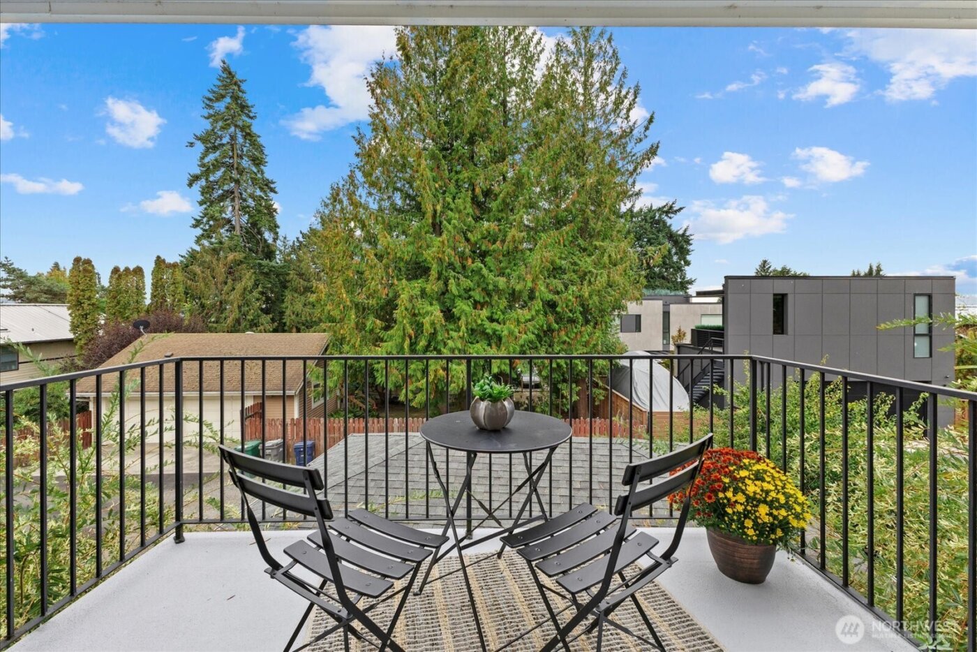 221 8th Avenue W, Kirkland, WA 98033