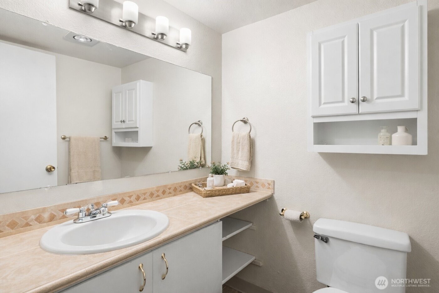 2520 S 317th Street #103, Federal Way, WA 98003