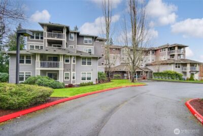4535 Providence Point Place SE #205, Issaquah, WA 98029-6816