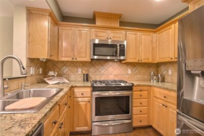 4535 Providence Point Place SE #205, Issaquah, WA 98029-6816 - Photo 11