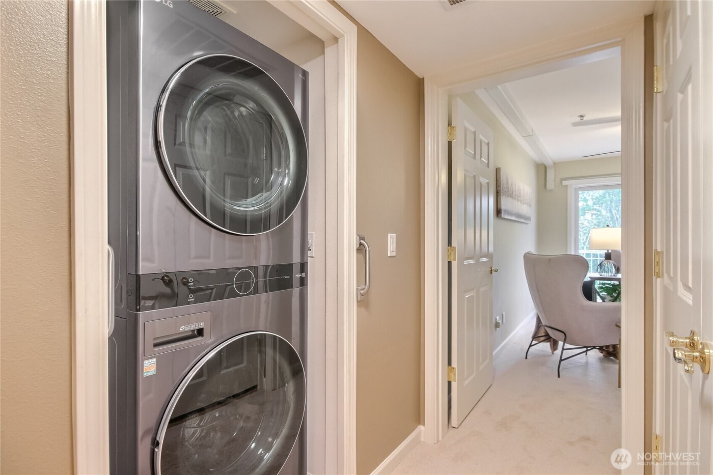 4535 Providence Point Place SE #205, Issaquah, WA 98029-6816