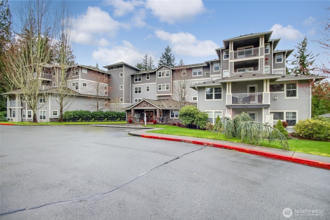 4535 Providence Point Place SE #205, Issaquah, WA 98029-6816