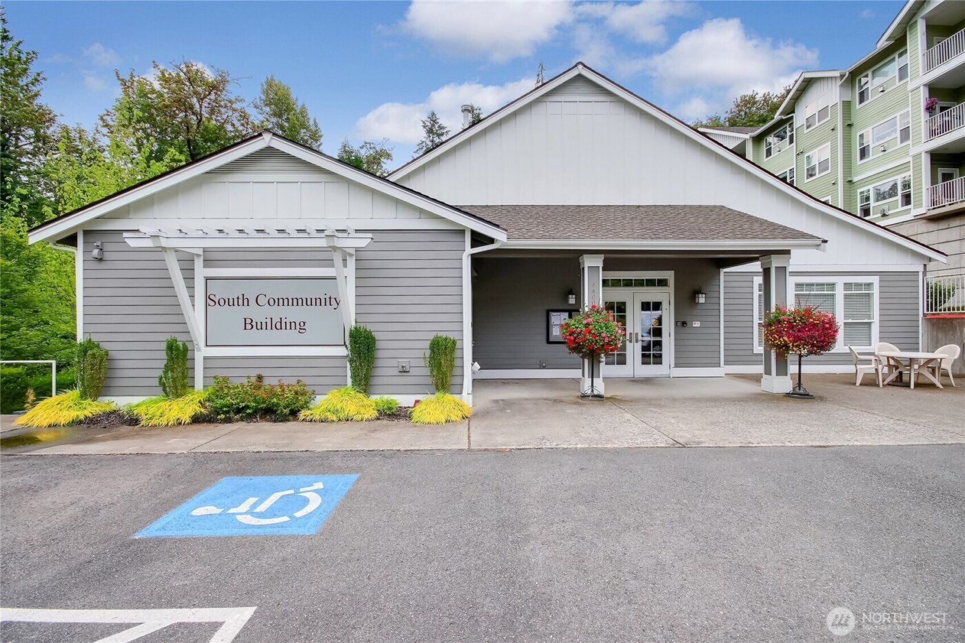 4535 Providence Point Place SE #205, Issaquah, WA 98029-6816