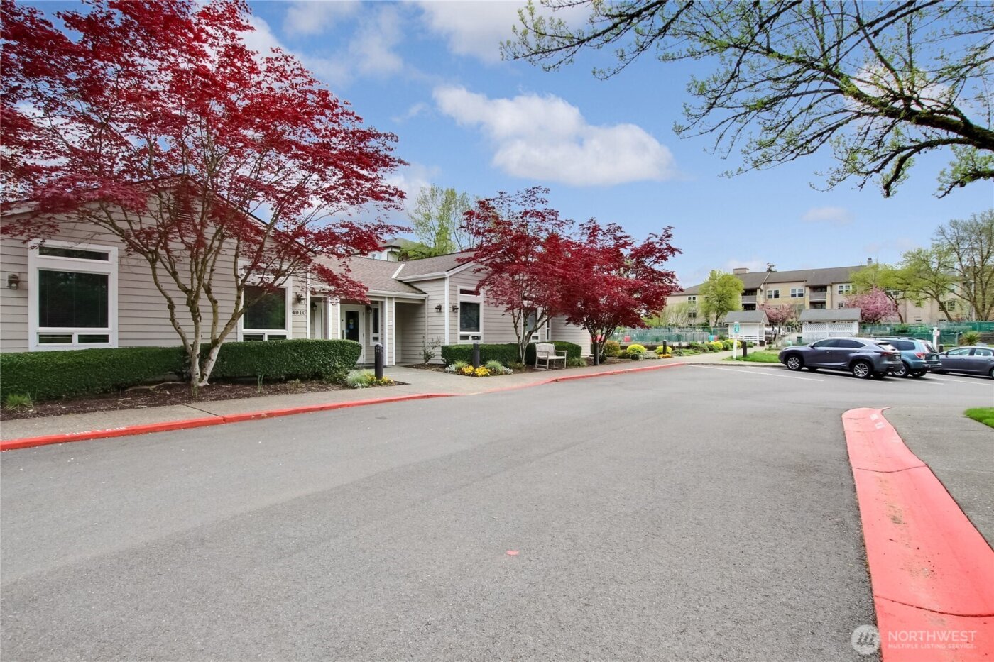 4535 Providence Point Place SE #205, Issaquah, WA 98029-6816