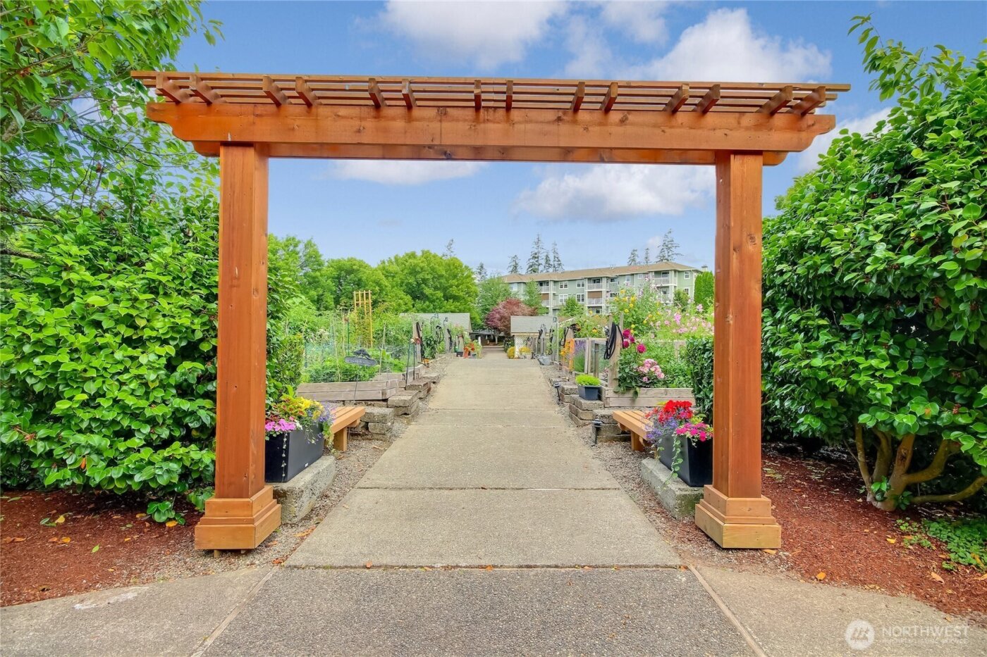 4535 Providence Point Place SE #205, Issaquah, WA 98029-6816