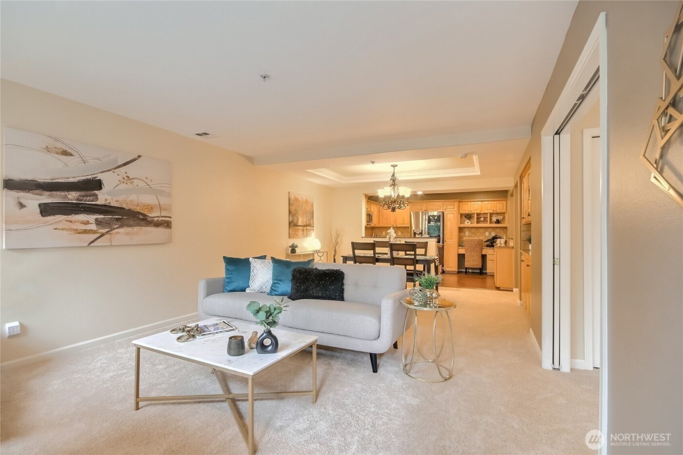 4535 Providence Point Place SE #205, Issaquah, WA 98029-6816