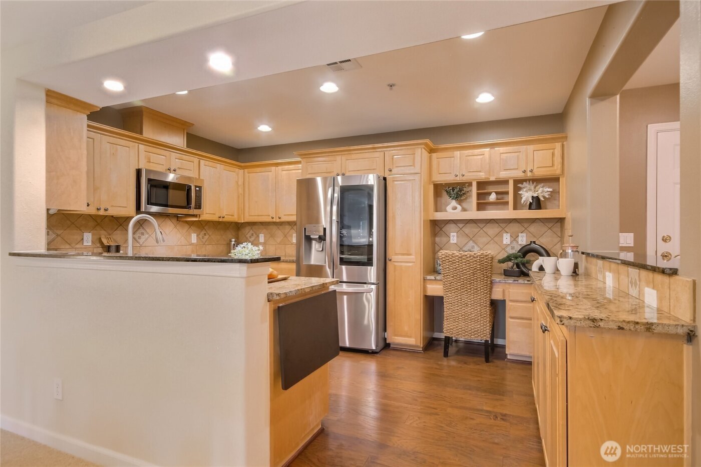 4535 Providence Point Place SE #205, Issaquah, WA 98029-6816