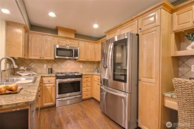 4535 Providence Point Place SE #205, Issaquah, WA 98029-6816 - Photo 10