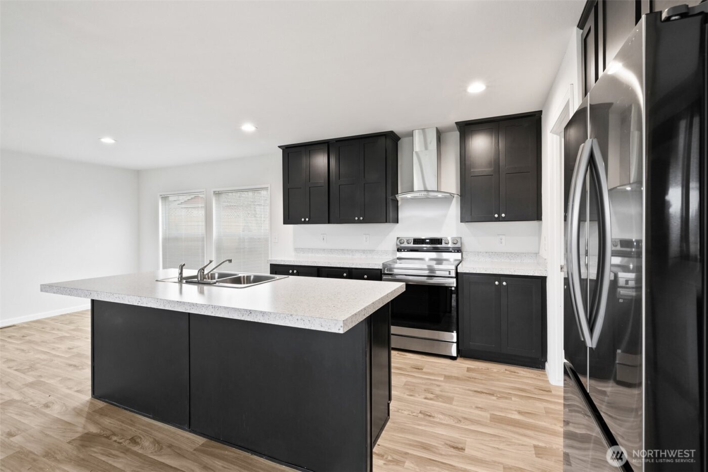 591 N Lees Creek , Port Angeles, WA 98362