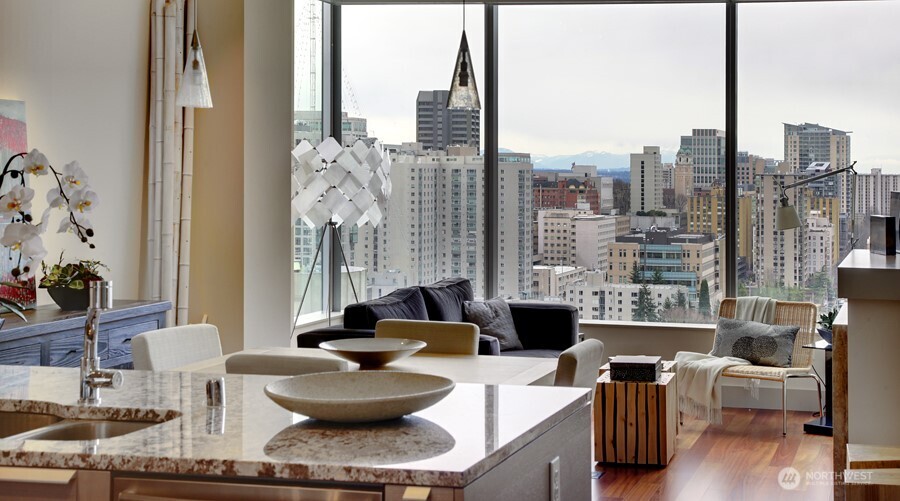 737 Olive Way #2706, Seattle, WA 98101