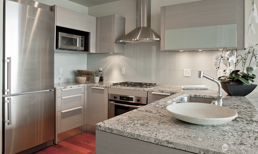 737 Olive Way #2706, Seattle, WA 98101