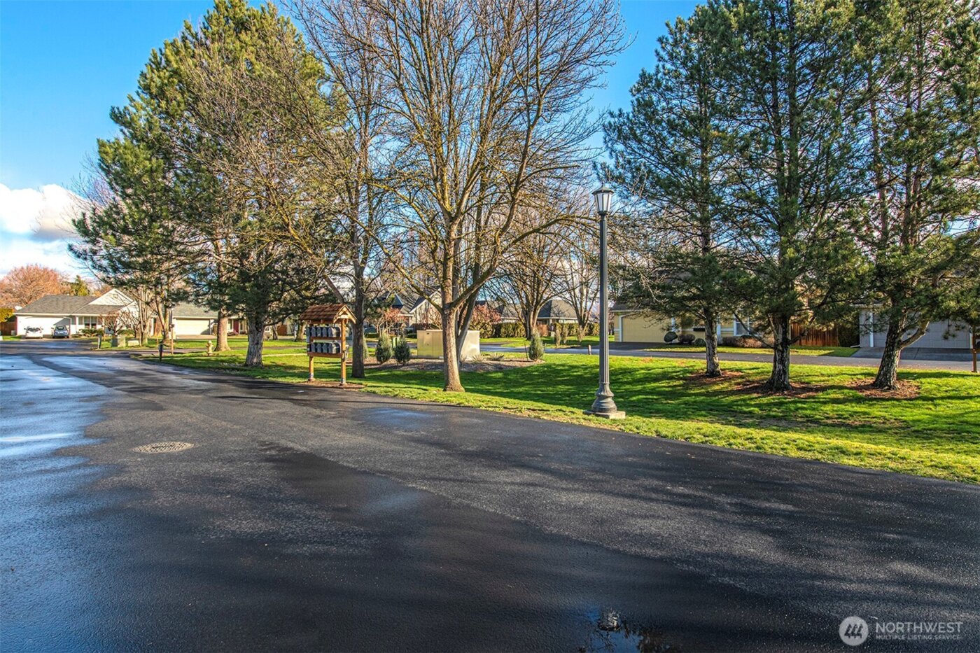 800 SE Parkside Place , College Place, WA 99324