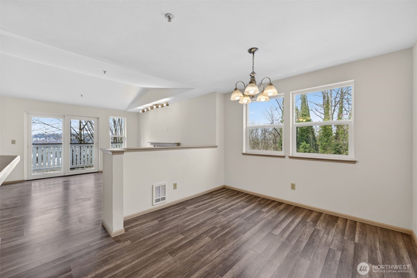 901 Sunset Boulevard NE #D215, Renton, WA 98056