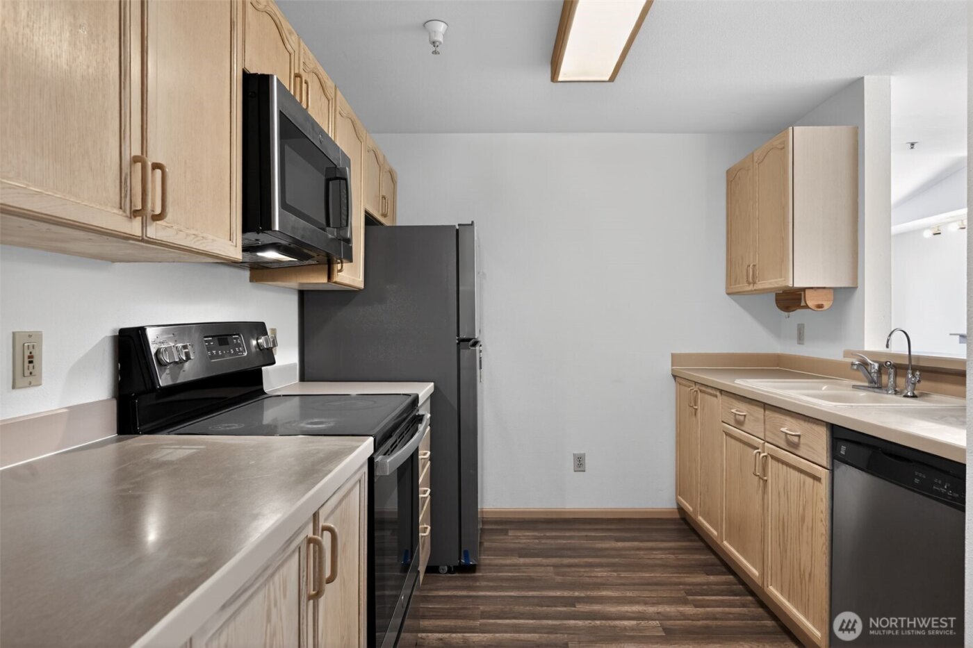 901 Sunset Boulevard NE #D215, Renton, WA 98056