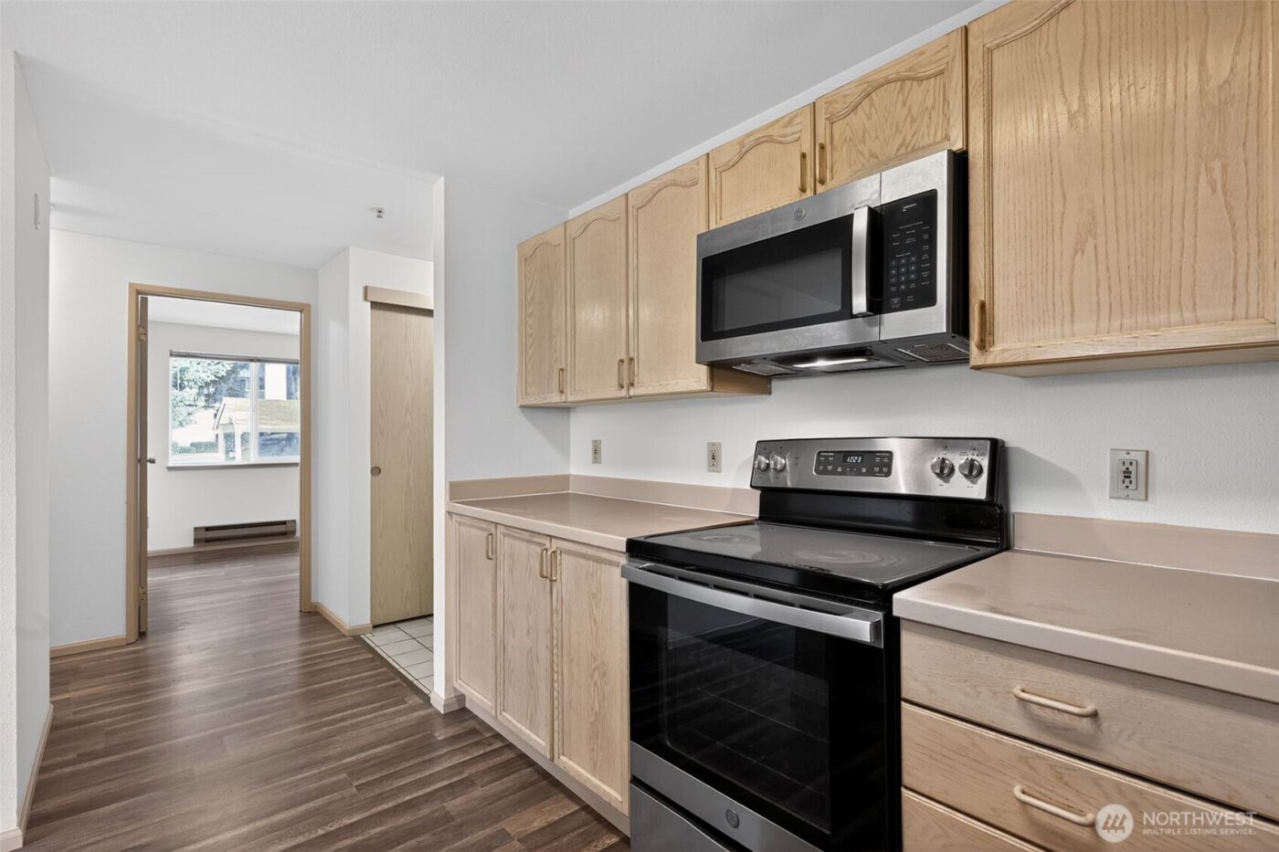 901 Sunset Boulevard NE #D215, Renton, WA 98056