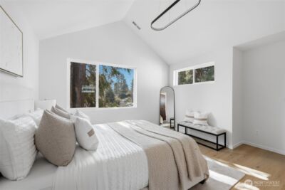 10702 Linden Avenue N, Seattle, WA 98133 - Photo 23