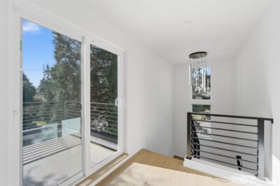 10702 Linden Avenue N, Seattle, WA 98133 - Photo 29