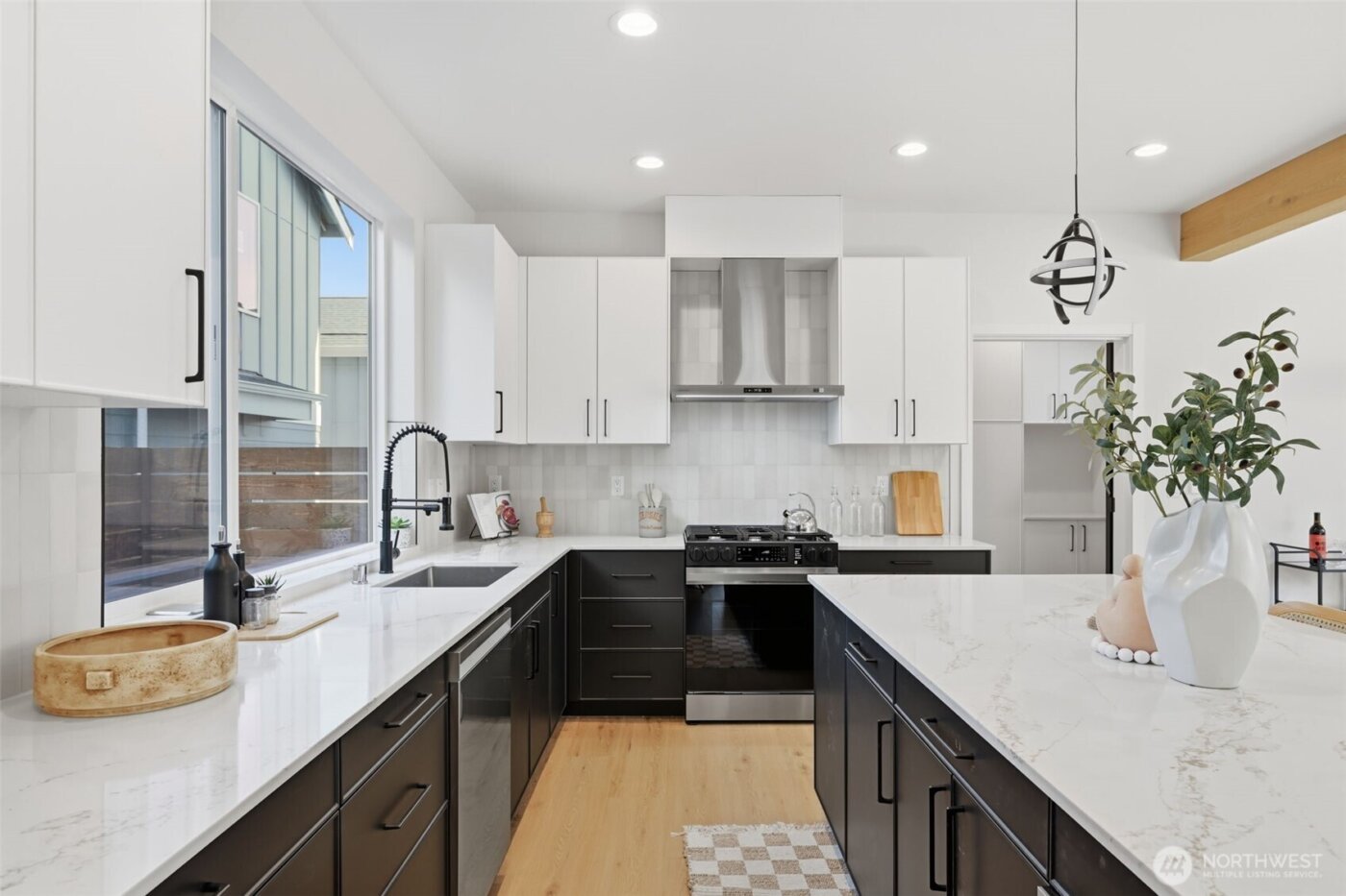 10702 Linden Avenue N, Seattle, WA 98133