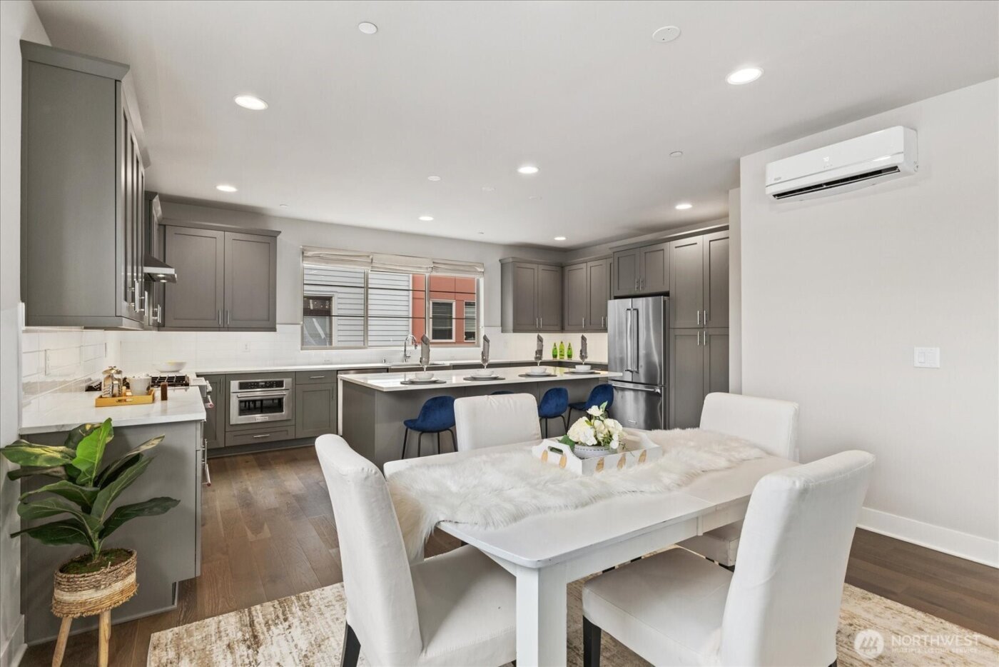 11522 117th Lane NE #4, Kirkland, WA 98034