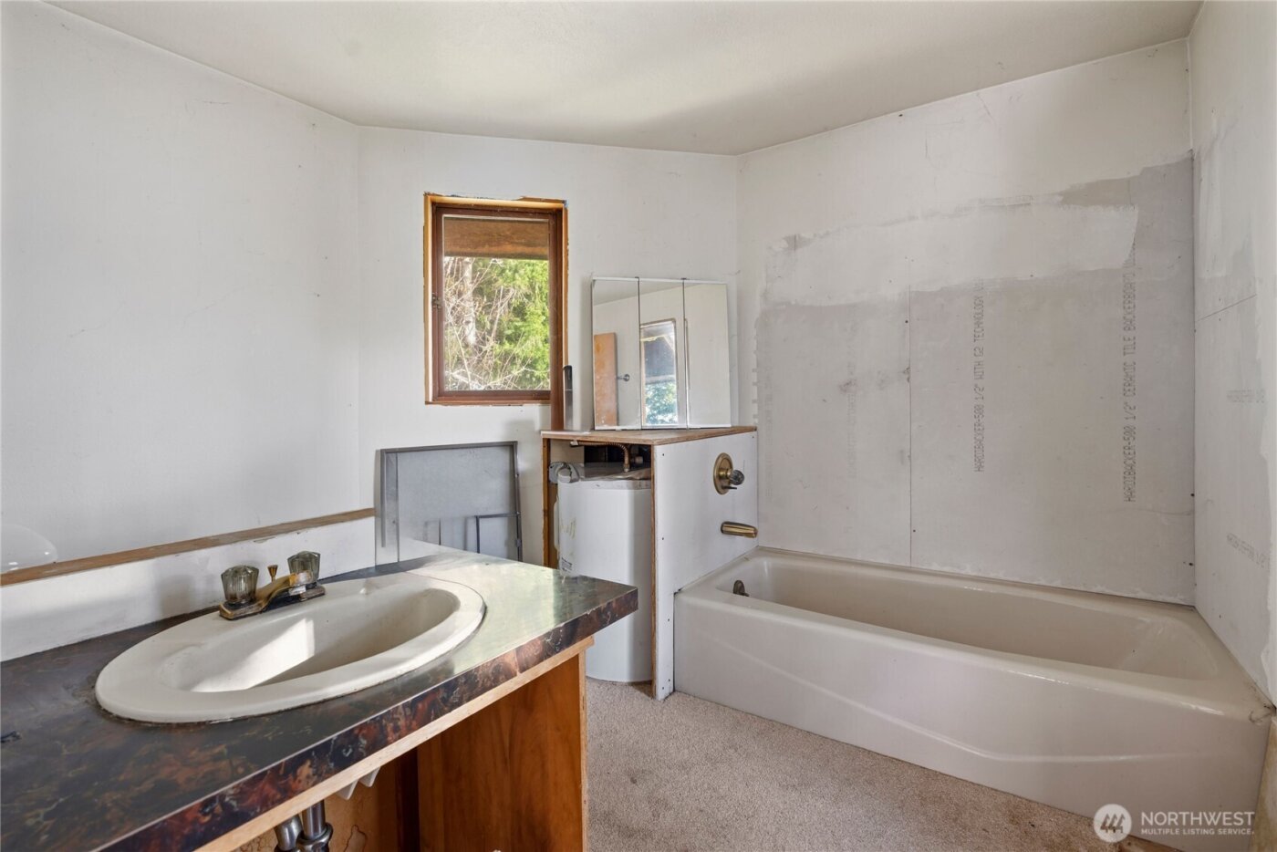 820 E Burgundy Road , Shelton, WA 98584