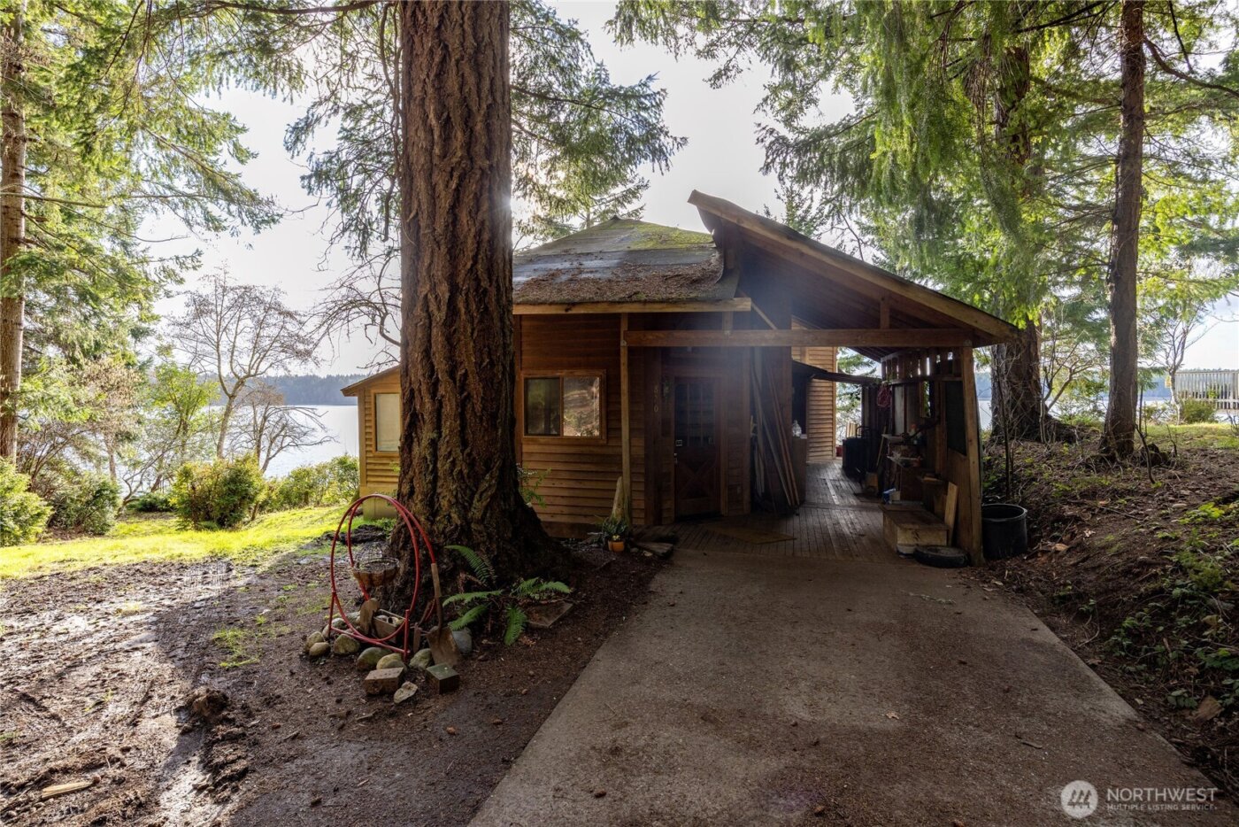 820 E Burgundy Road , Shelton, WA 98584
