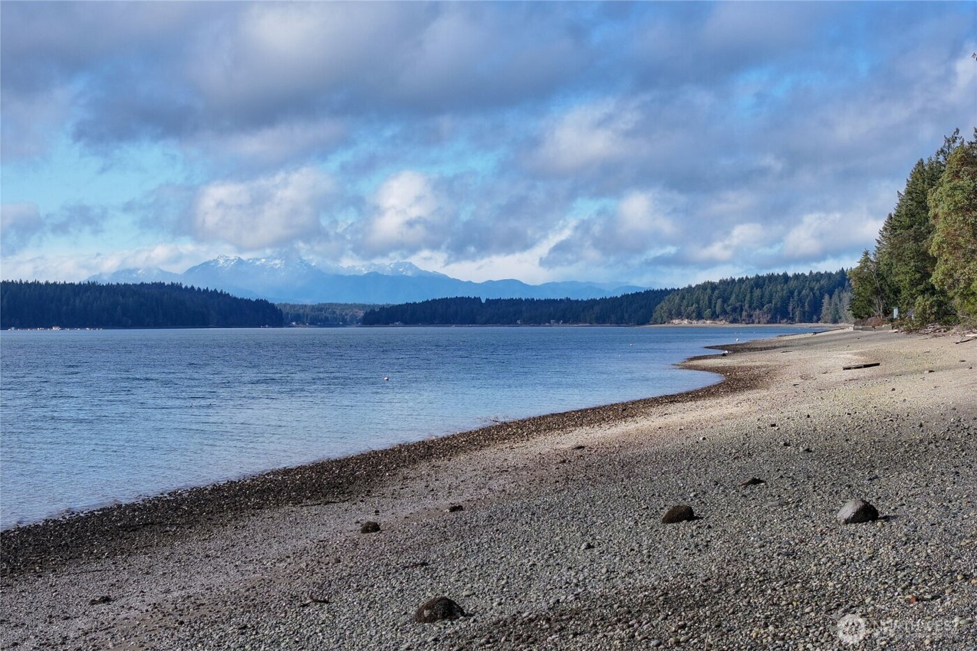 820 E Burgundy Road , Shelton, WA 98584