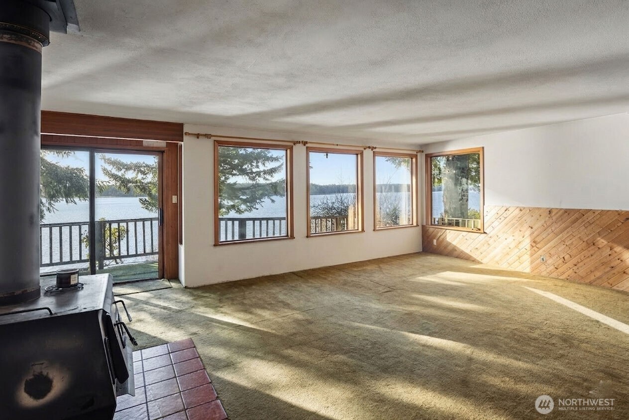 820 E Burgundy Road , Shelton, WA 98584