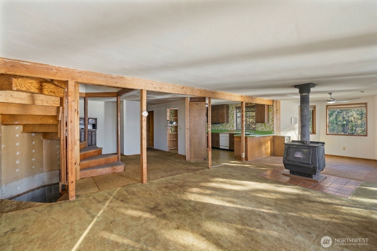 820 E Burgundy Road , Shelton, WA 98584