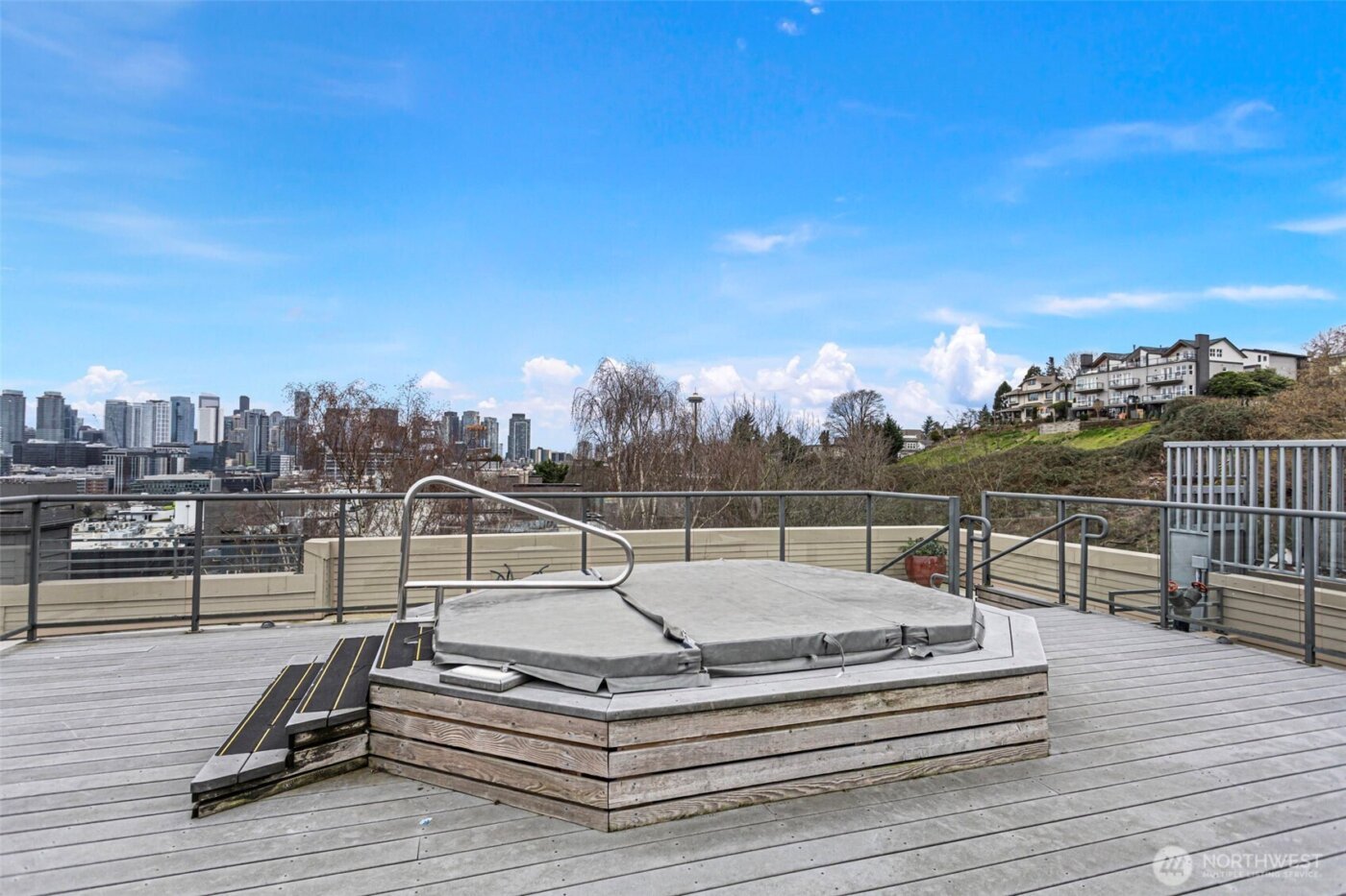 1504 Aurora Ave N #504, Seattle, WA 98109