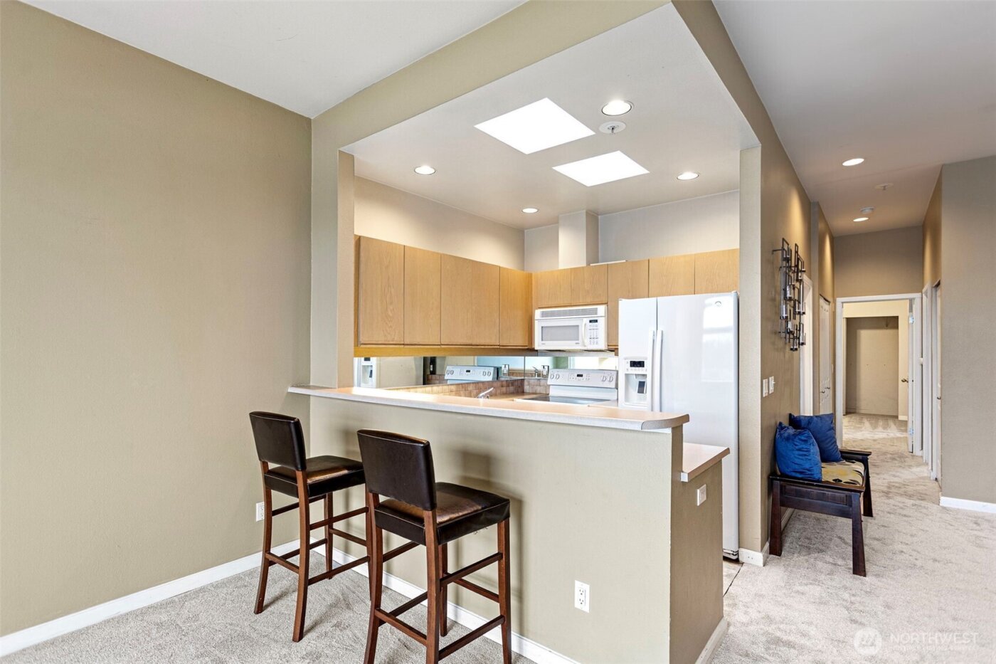 1504 Aurora Ave N #504, Seattle, WA 98109