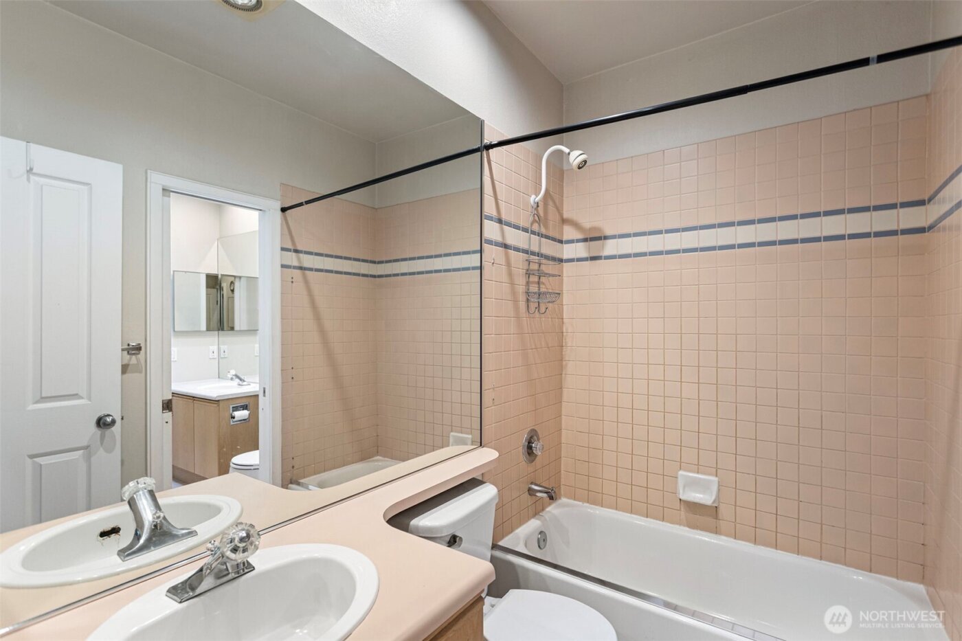 1504 Aurora Ave N #504, Seattle, WA 98109