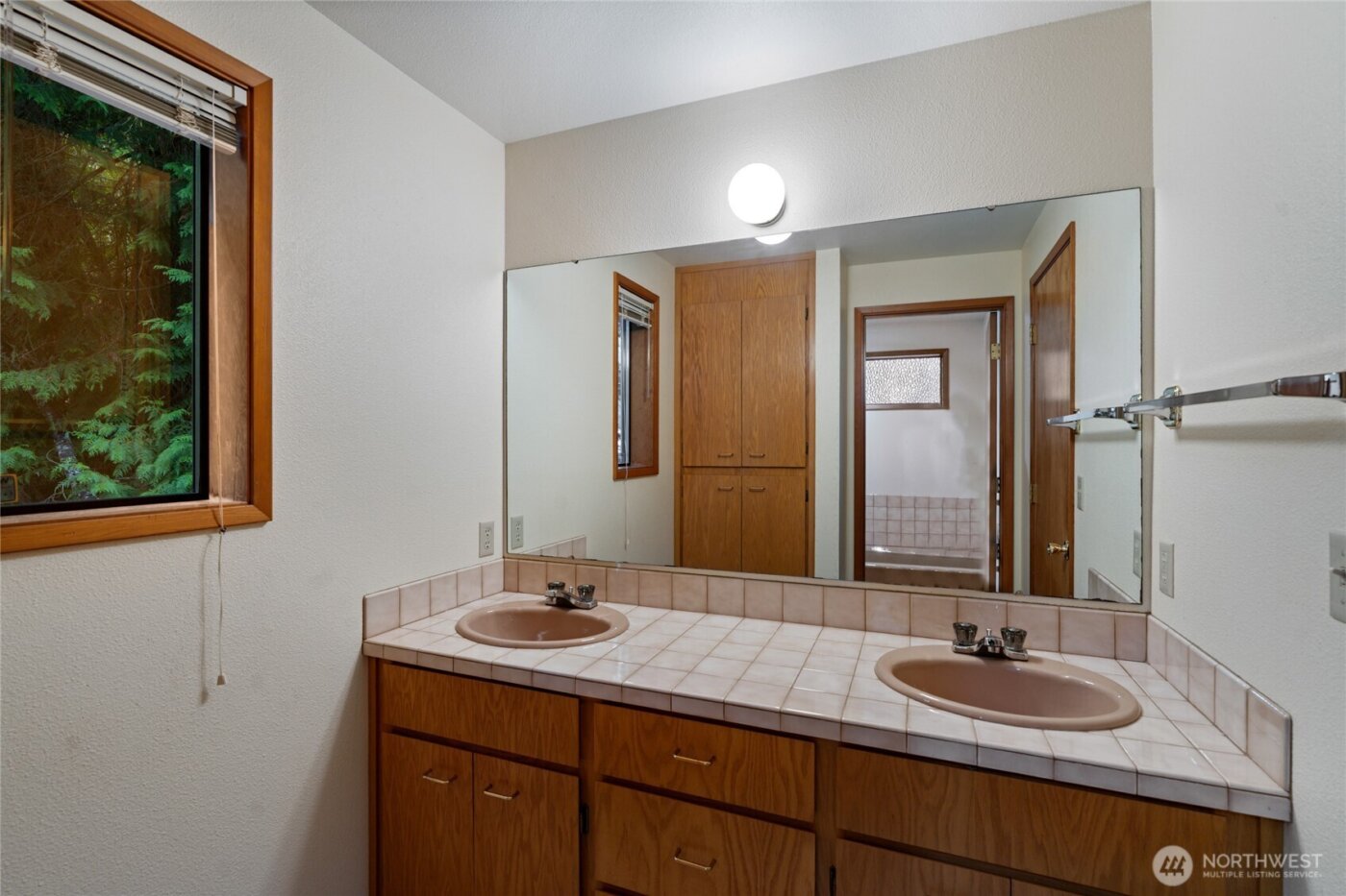 909 Lorenz Road NW, Lakebay, WA 98349