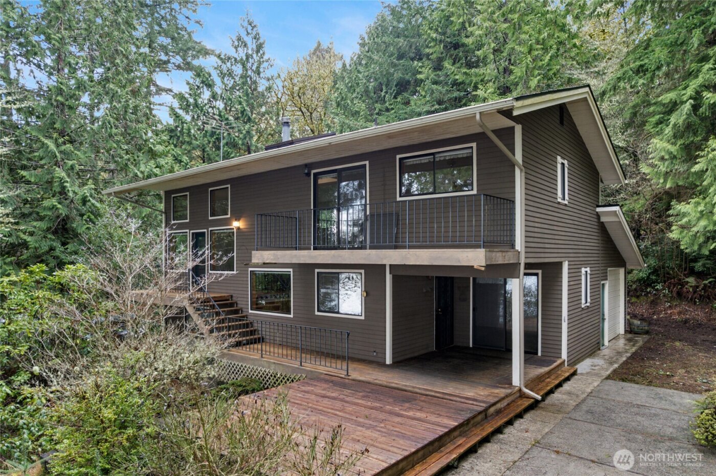 909 Lorenz Road NW, Lakebay, WA 98349