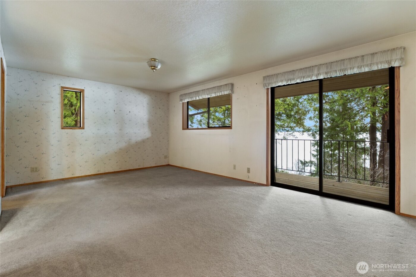 909 Lorenz Road NW, Lakebay, WA 98349