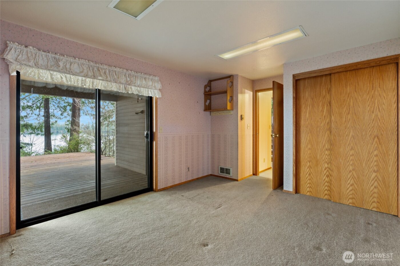 909 Lorenz Road NW, Lakebay, WA 98349