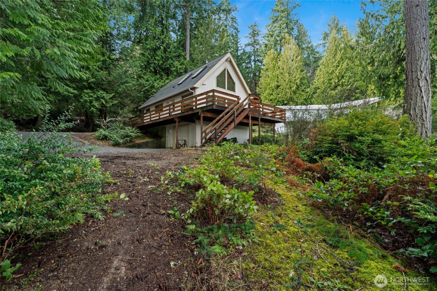 909 Lorenz Road NW, Lakebay, WA 98349